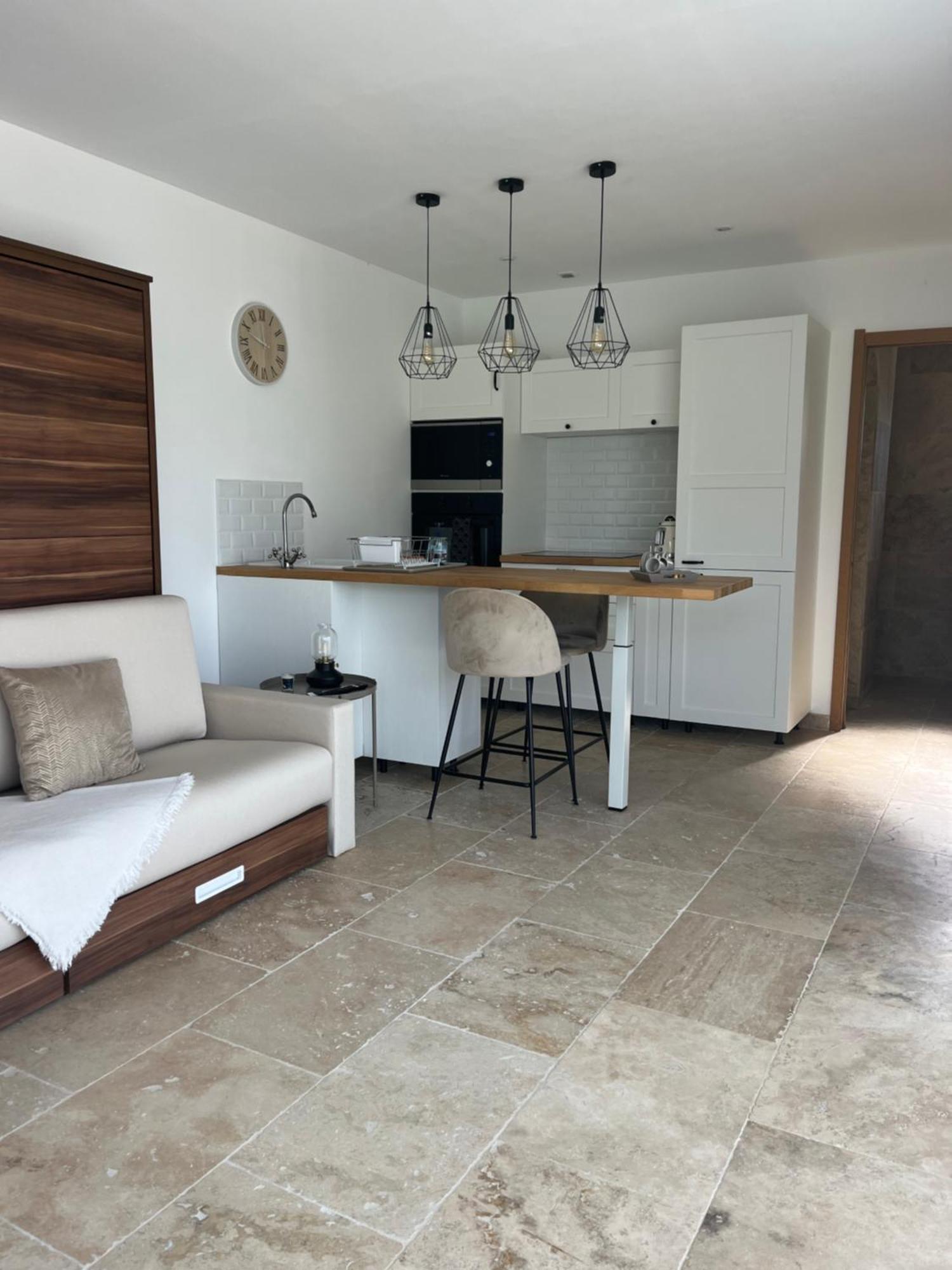 Magnifique Studio Avec Piscine Arles Exteriör bild
